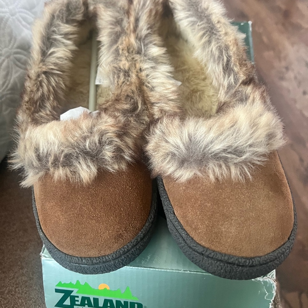 Zealand Women's Brown Fur Slippers